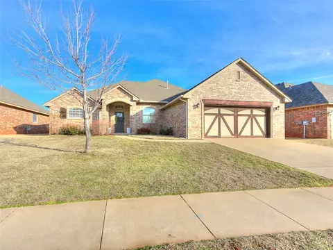 1701 Harvest Ln, Edmond, OK 73003