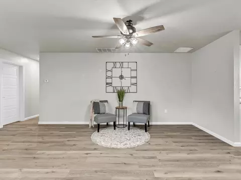 24 NE 3rd St, Tuttle, OK 73089 photo 5