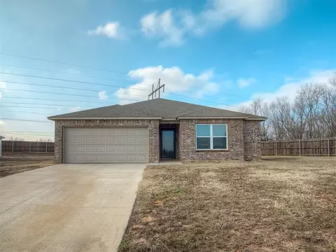 2127 Taylor St, Chickasha, OK 73018