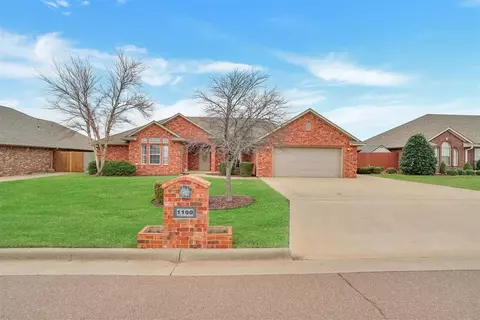 1100 Stephanie Ln, Altus, OK 73521