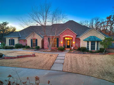 12101 Nandina Cir, Edmond, OK 73013