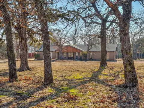 5325 Horseshoe Ln, Guthrie, OK 73044