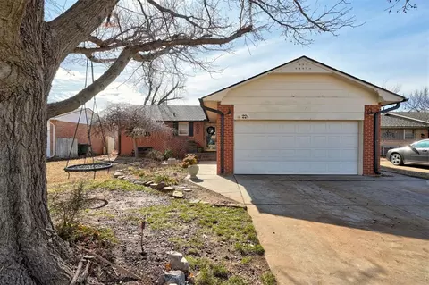 224 E 29th St, Edmond, OK 73013 photo 3