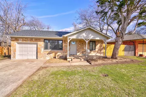 2033 Downing St, The Village, OK 73120