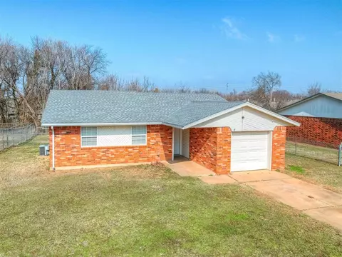 607 Holsey Dr, Noble, OK 73068