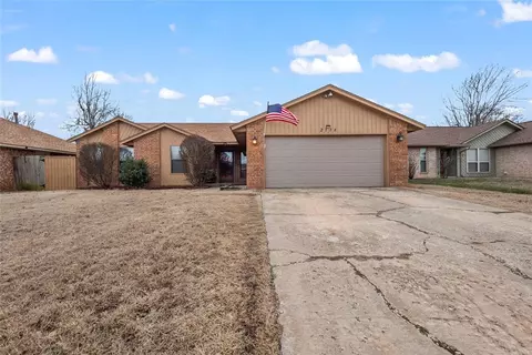 2708 Glen Oaks Dr, Norman, OK 73071