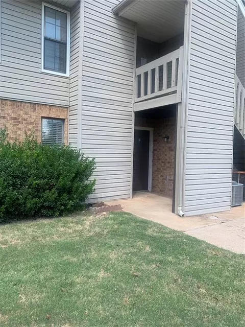 336 Chalmette St, Norman, OK 73071