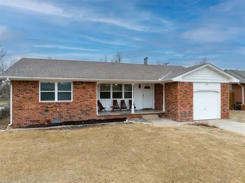 10728 Whitehaven Rd, The Village, OK 73120
