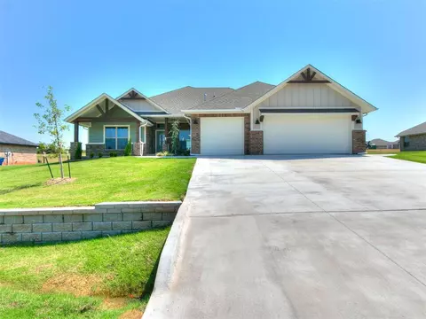 2818 Redwood Ct, Newcastle, OK 73065