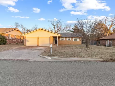 401 Crest Ln, Noble, OK 73068