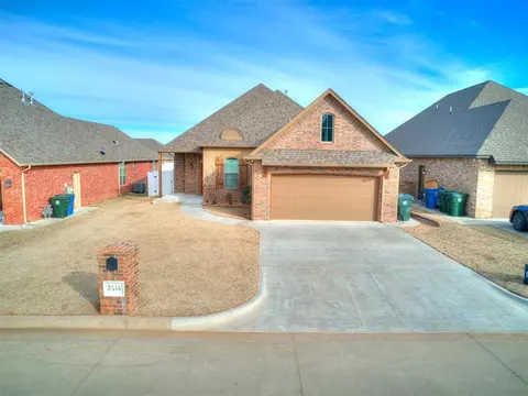 2414 Forest Crossing Dr, Choctaw, OK 73020