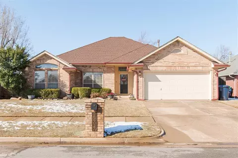 15717 Hyde Parke Dr, Edmond, OK 73013