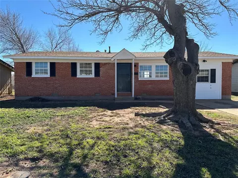 808 Asalee St, Altus, OK 73521