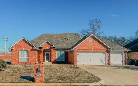 10500 Turnberry Ln, Oklahoma City, OK 73170