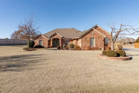 1205 N Hunters Bridge Way, Mustang, OK 73064