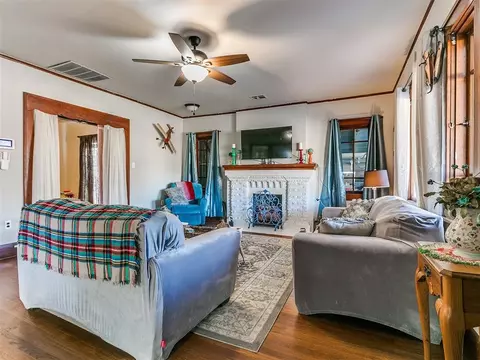 417 E Springer Ave, Guthrie, OK 73044 photo 4