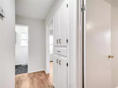 660 Camelot Dr, Moore, OK 73160 photo 23