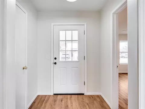 660 Camelot Dr, Moore, OK 73160 photo 5