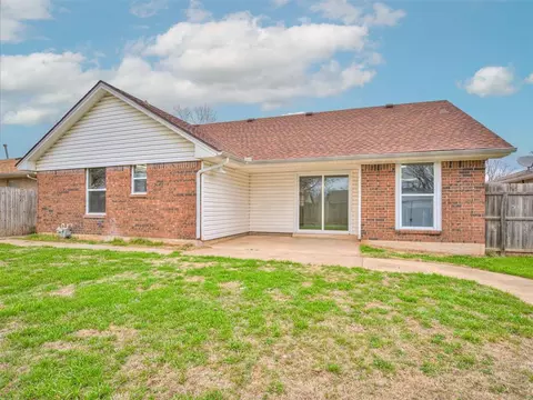 660 Camelot Dr, Moore, OK 73160 photo 34