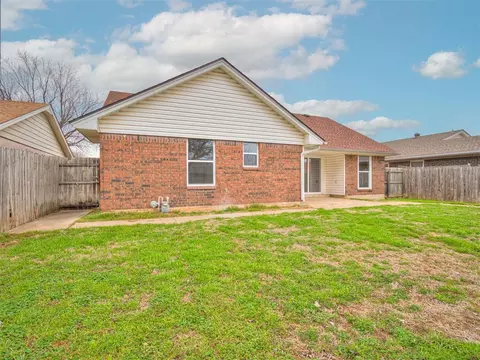 660 Camelot Dr, Moore, OK 73160 photo 35