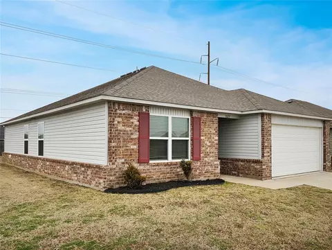 8029 NW 77th St, Oklahoma City, OK 73132