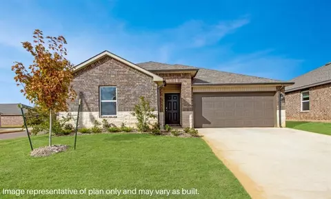 10521 SW 41st St, Mustang, OK 73064