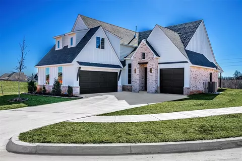 8016 Cal Dr, Edmond, OK 73034
