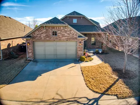 705 Christian Ln, Yukon, OK 73099