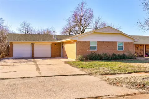 3404 Royalwood Cir, Del City, OK 73115