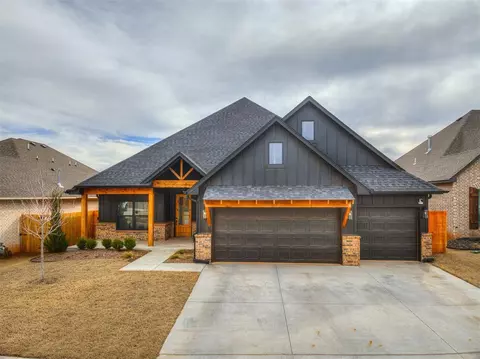 11220 SW 30th St, Yukon, OK 73099