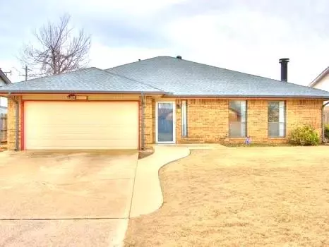 11616 SW 7th St, Yukon, OK 73099