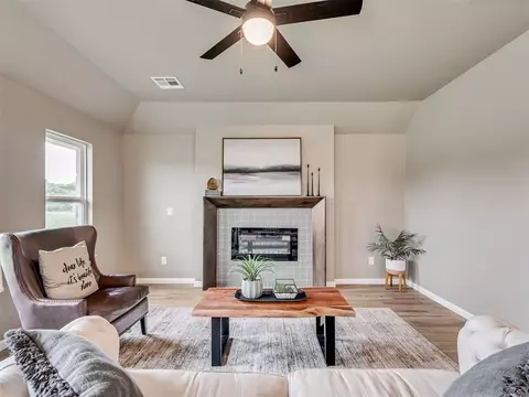 2425 Creekside Cir, Moore, OK 73160 photo 9
