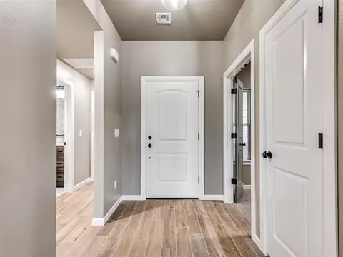 2425 Creekside Cir, Moore, OK 73160 photo 7