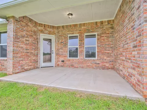 2425 Creekside Cir, Moore, OK 73160 photo 36
