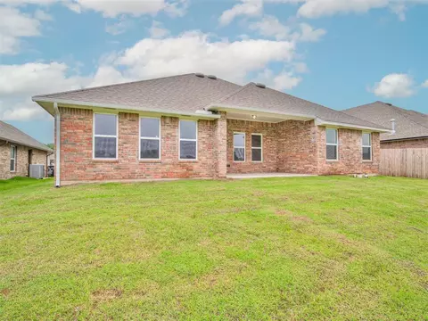 2425 Creekside Cir, Moore, OK 73160 photo 38