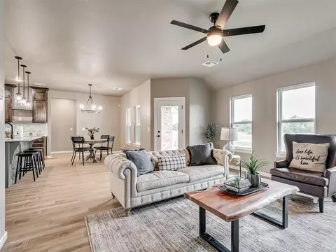 2425 Creekside Cir, Moore, OK 73160 photo 10