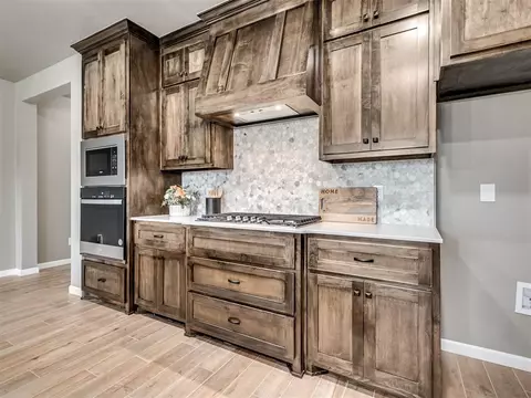 2425 Creekside Cir, Moore, OK 73160 photo 14