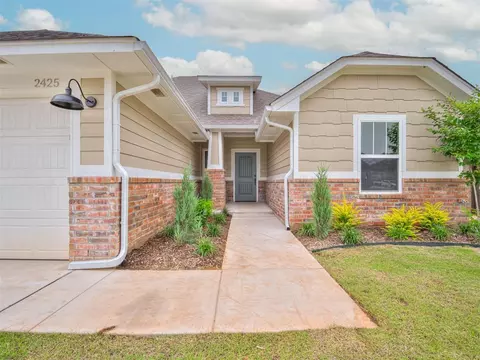 2425 Creekside Cir, Moore, OK 73160 photo 5