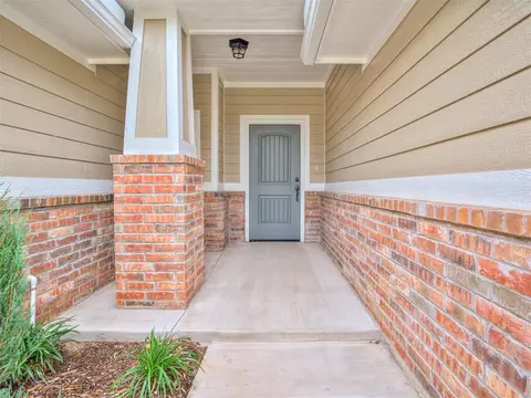 2425 Creekside Cir, Moore, OK 73160 photo 6