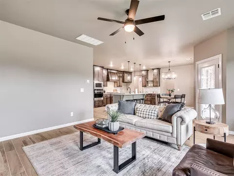 2425 Creekside Cir, Moore, OK 73160 photo 11