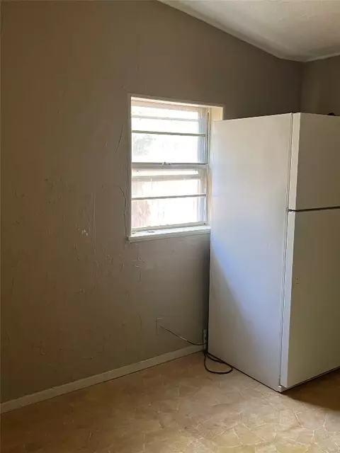 208 W C St, Altus, OK 73521 photo 8