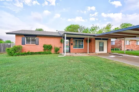 2601 Yorkshire Ave, Moore, OK 73160