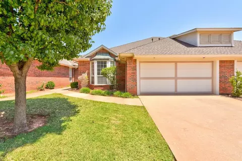 15404 Monarch Ln, Edmond, OK 73013
