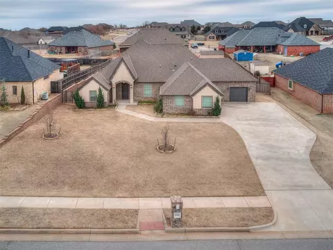 10900 NW 96th St, Yukon, OK 73099