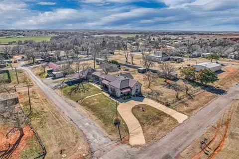 403 Washington St, Foss, OK 73647