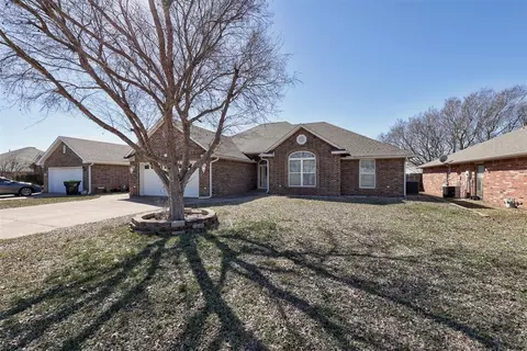 2307 Headwind Dr, Purcell, OK 73080 photo 2
