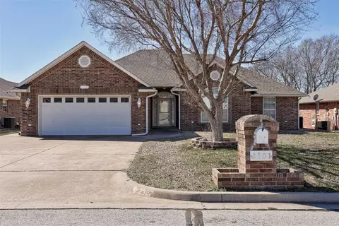 2307 Headwind Dr, Purcell, OK 73080