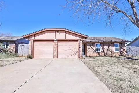 1617 SE 8th St, Moore, OK 73160