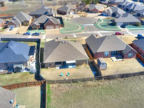 3105 Red Rock Dr, Moore, OK 73165 photo 37
