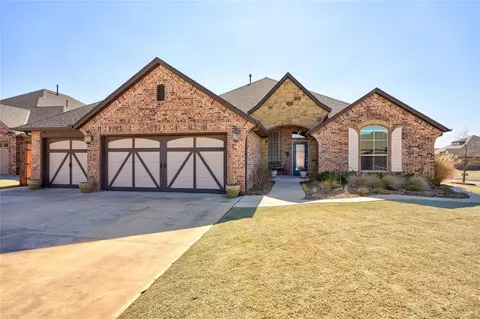9516 Lakecrest Dr, Oklahoma City, OK 73159